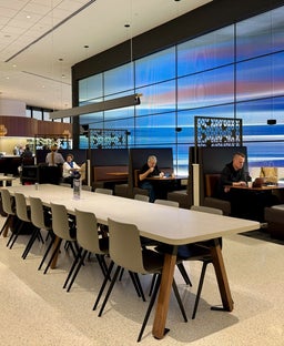 How to get United Club lounge access: From credit cards to paid memberships