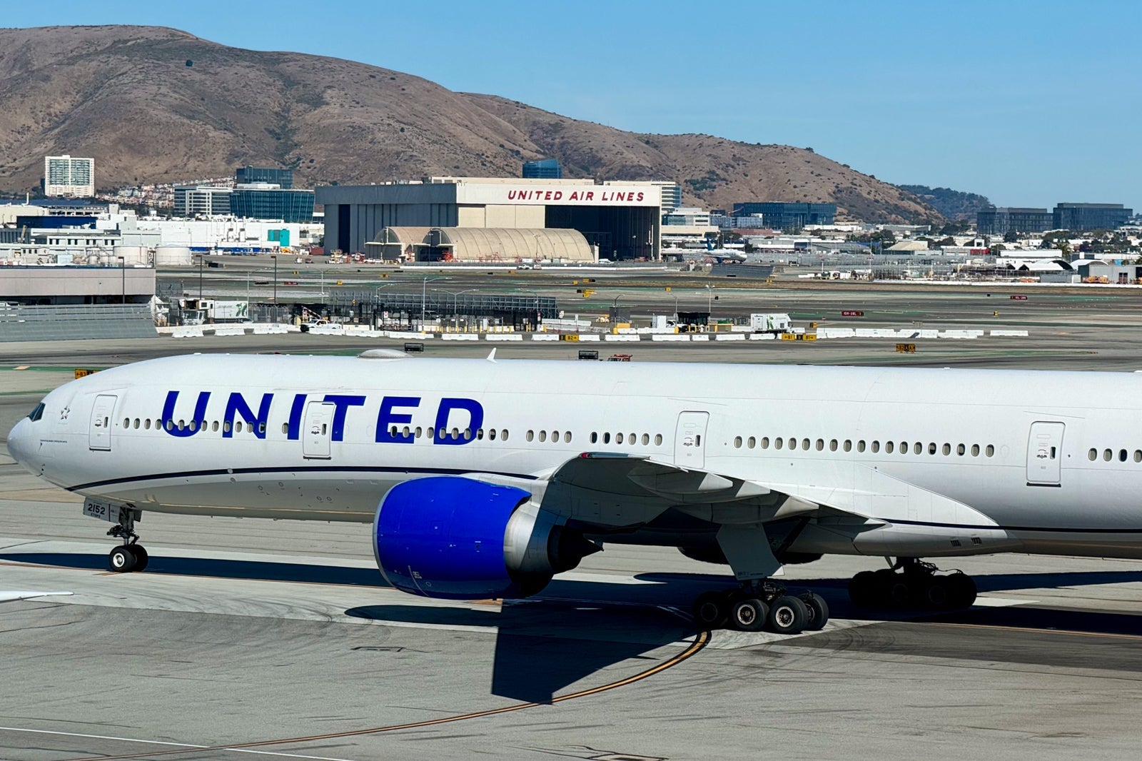 United Boeing 777-300ER San Francisco SFO Airport