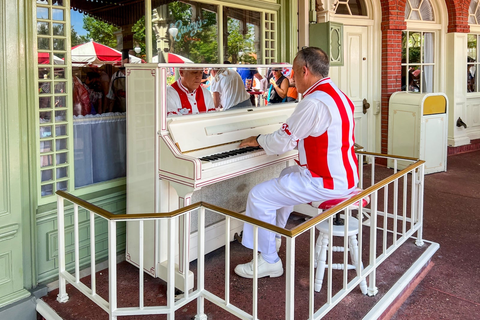 Live entertainment at Walt Disney World