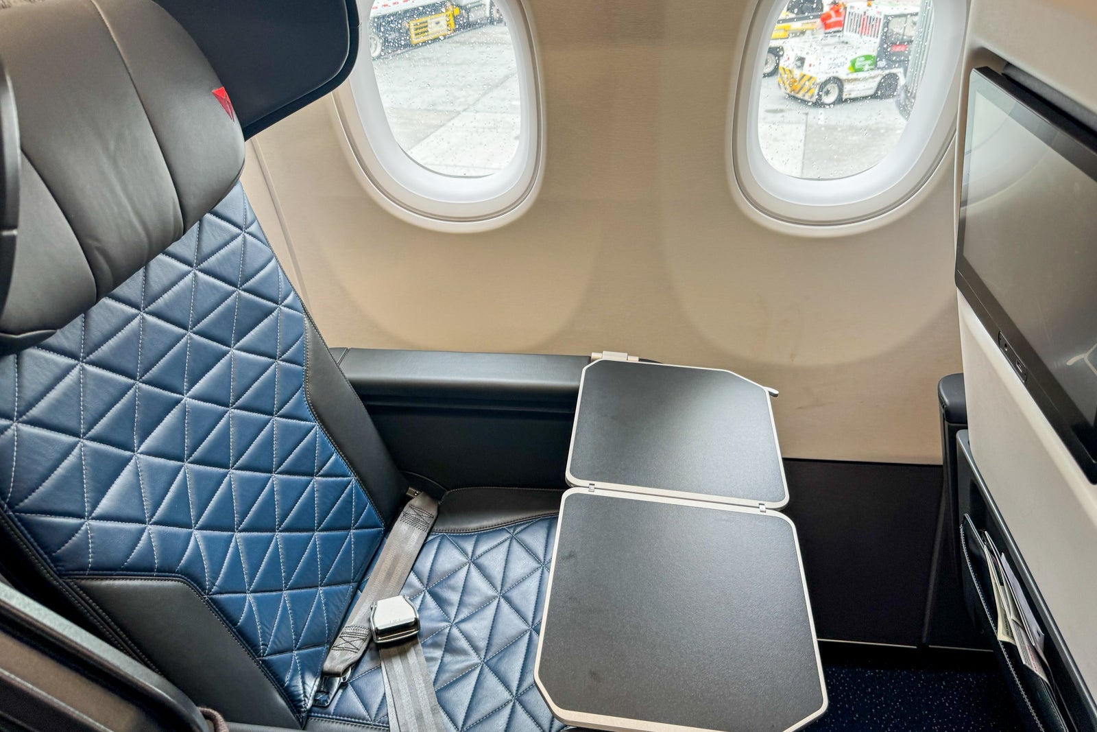 First class Cathay Pacific first class review: Past its glory? - The