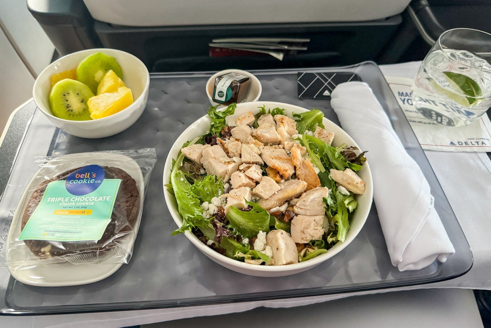 Food and snacks on Delta flight
