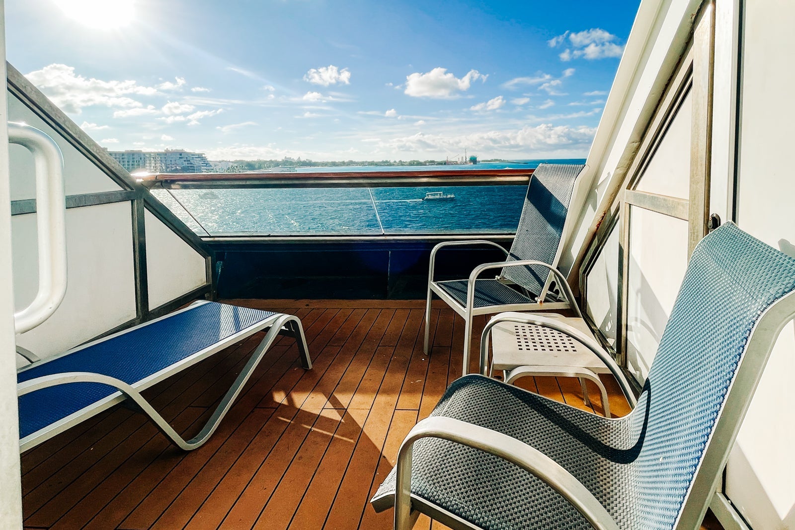 Balcony on aft cabin
