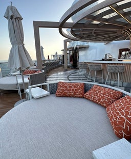 The NCL Vibe Beach Club: All you need to know about this exclusive cruise ship space