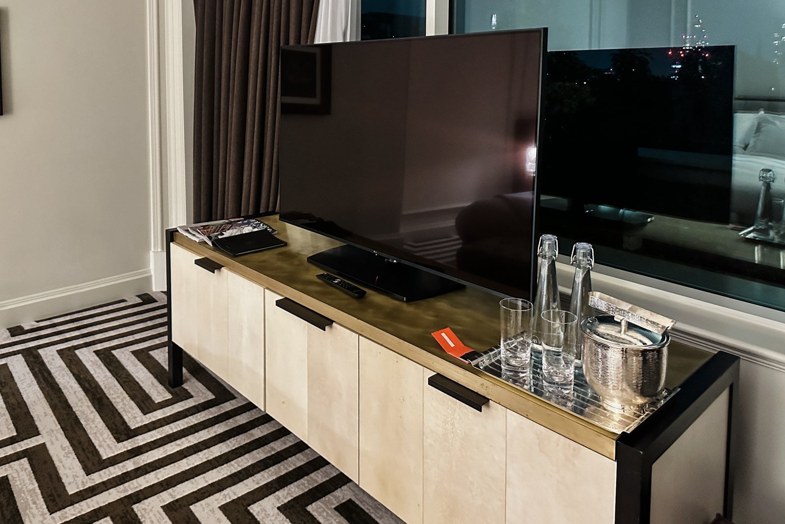 tv in room