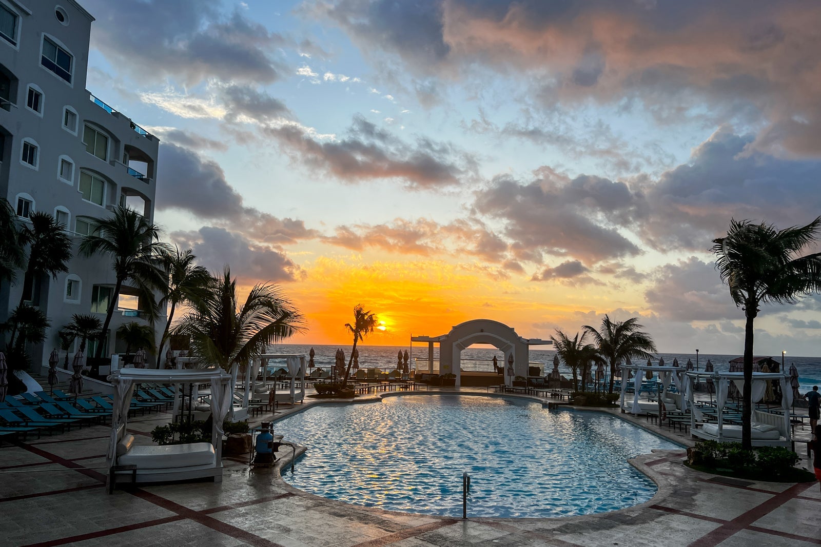 Main pool at Wyndham Altra Cancun