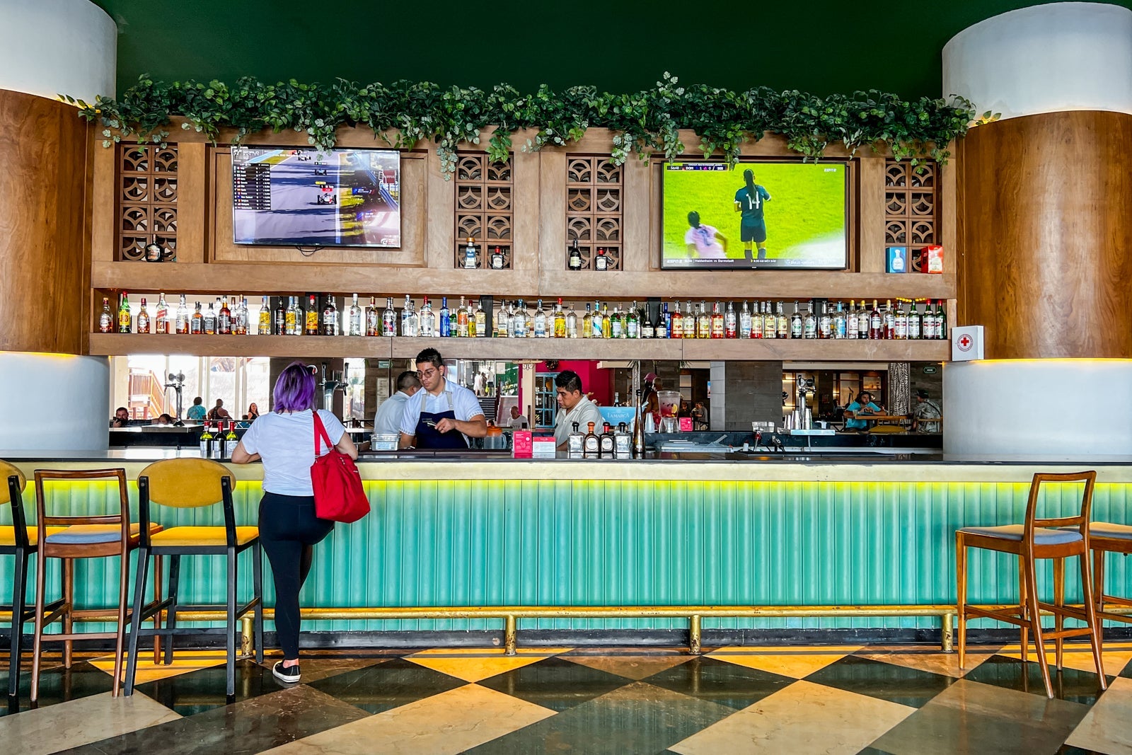 Lobby bar at Wyndham Altra Cancun