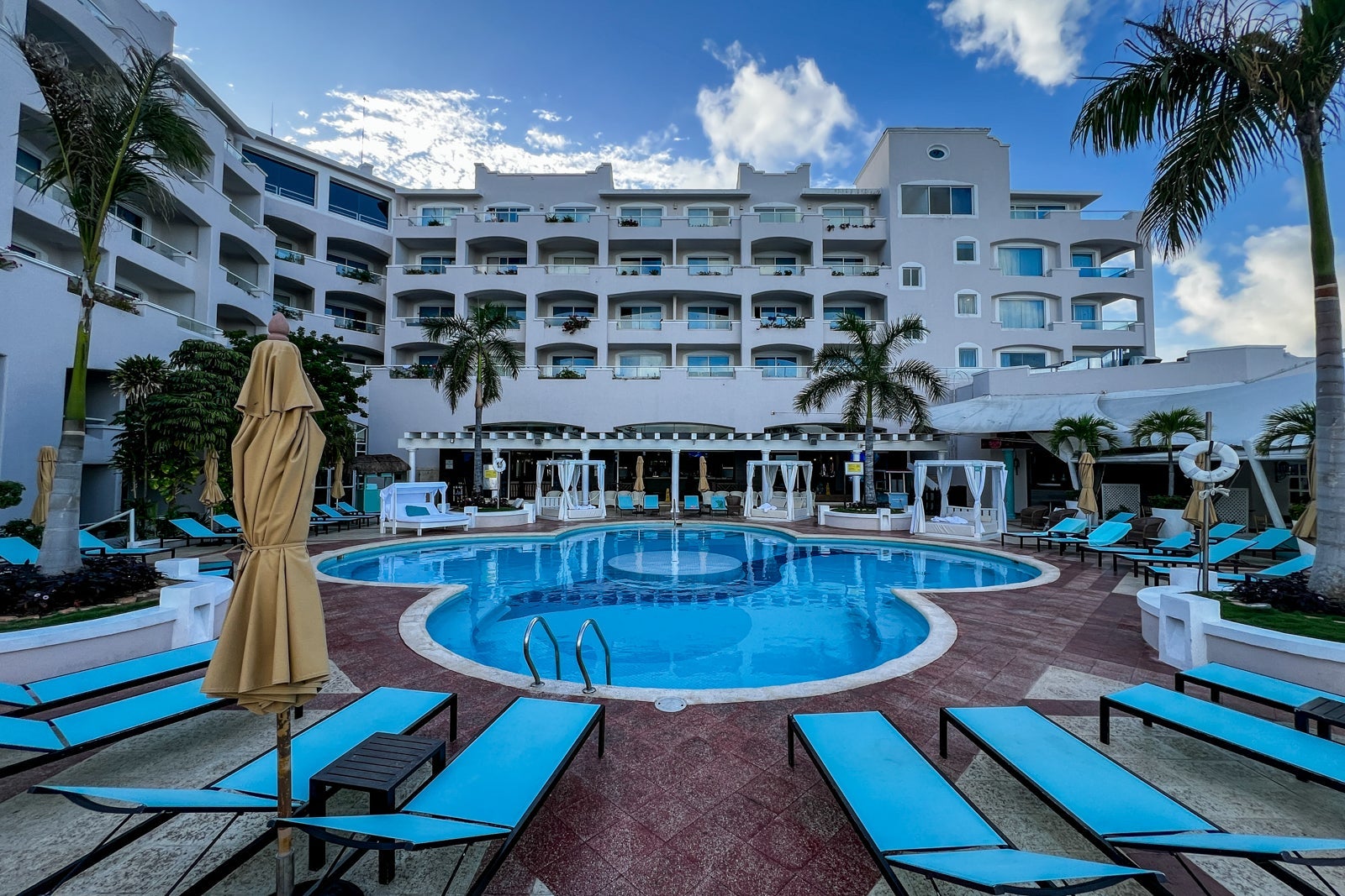 Family pool at Wyndham Altra Cancun