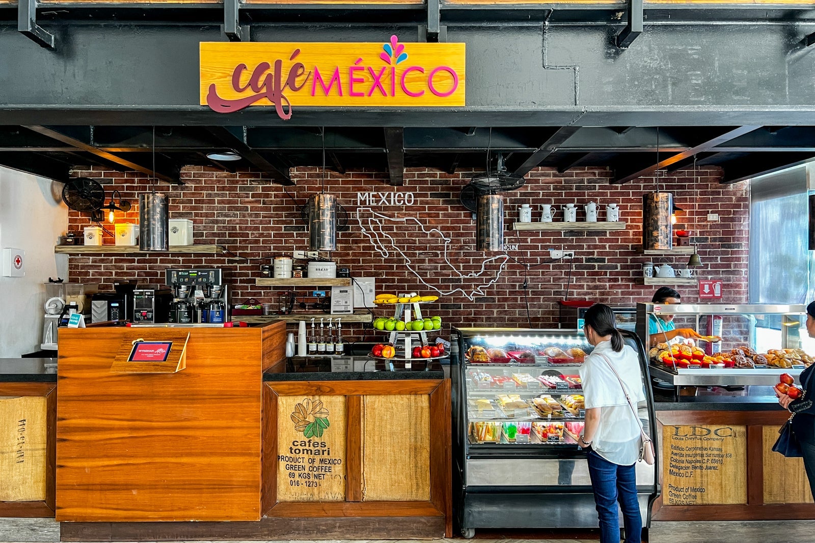 Coffee shop at Wyndham Altra Cancun