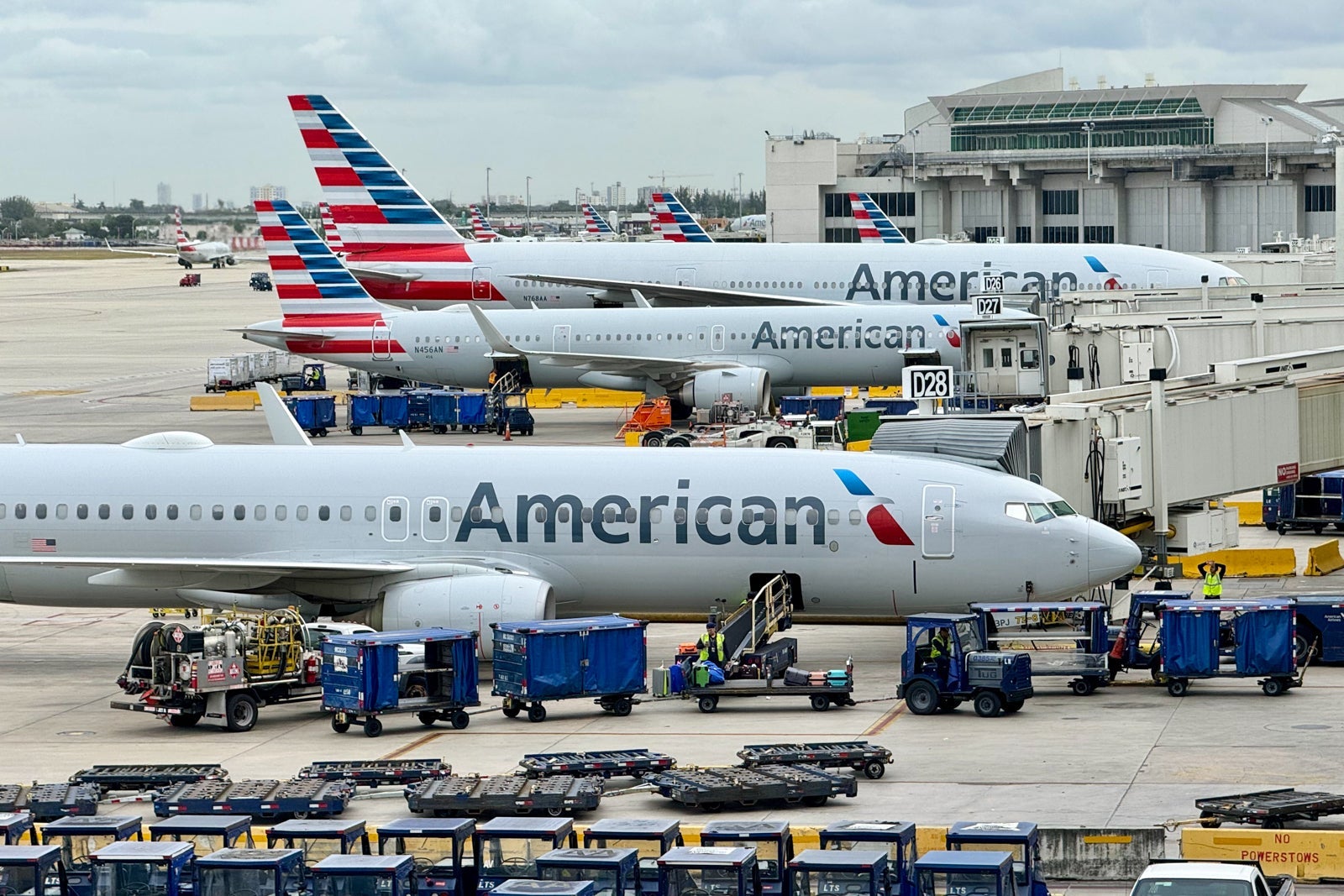 American Airlines planes