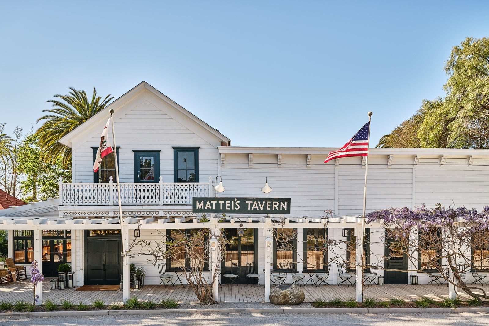 The front entrance of The Inn at Mattei's Tavern