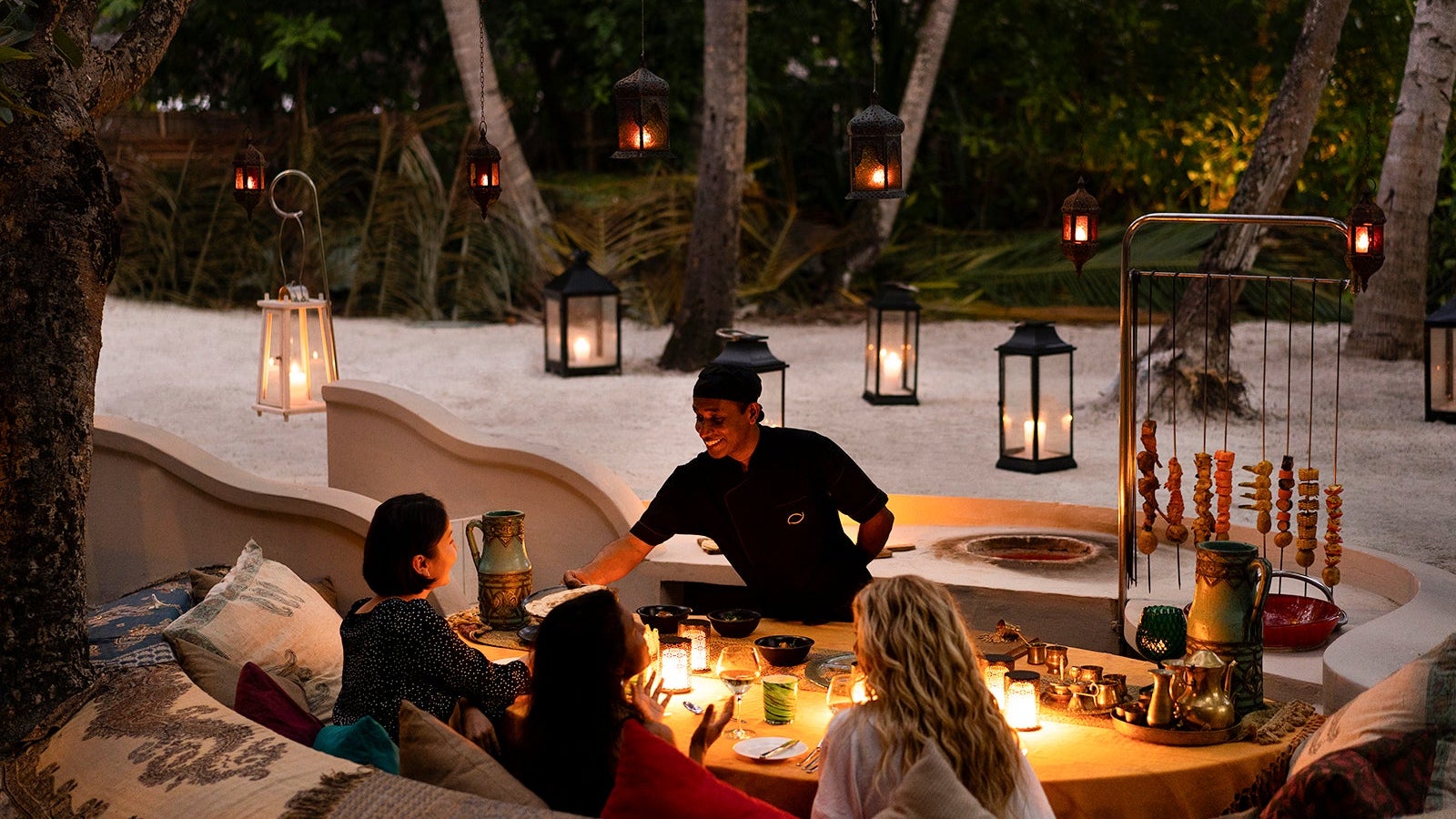 Huvafen_Fushi_Destination_Dining_Cardamom_Lounge_2