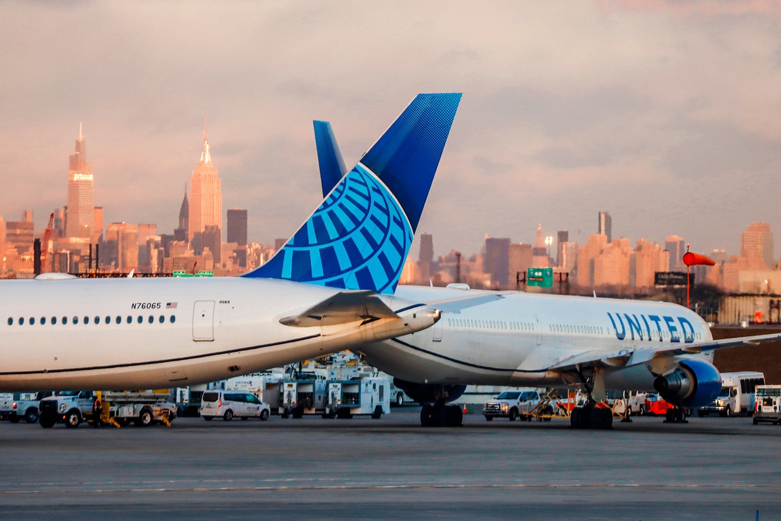 Two United planes on a tarmac