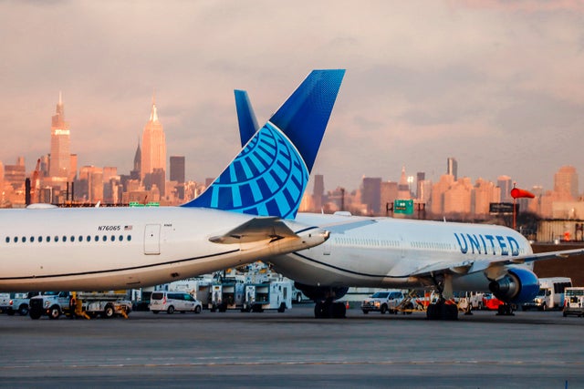 Two United planes on a tarmac