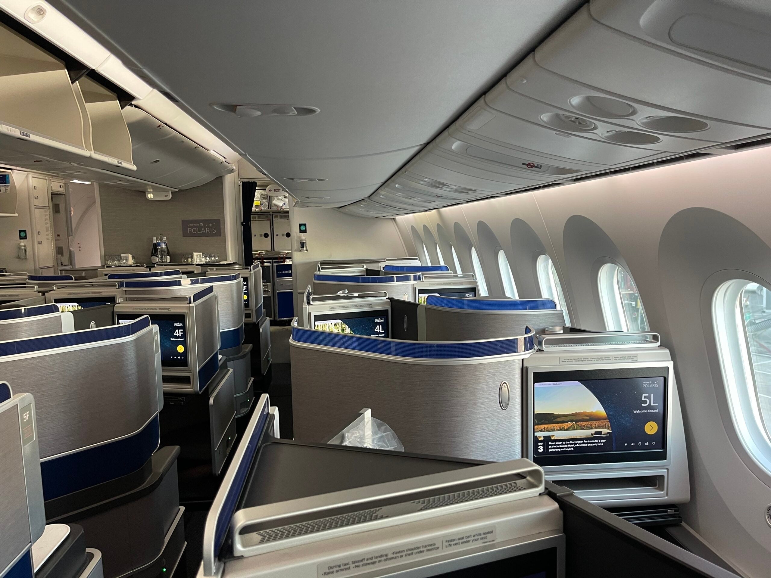 United Polaris business class Boeing 787-9 Dreamliner