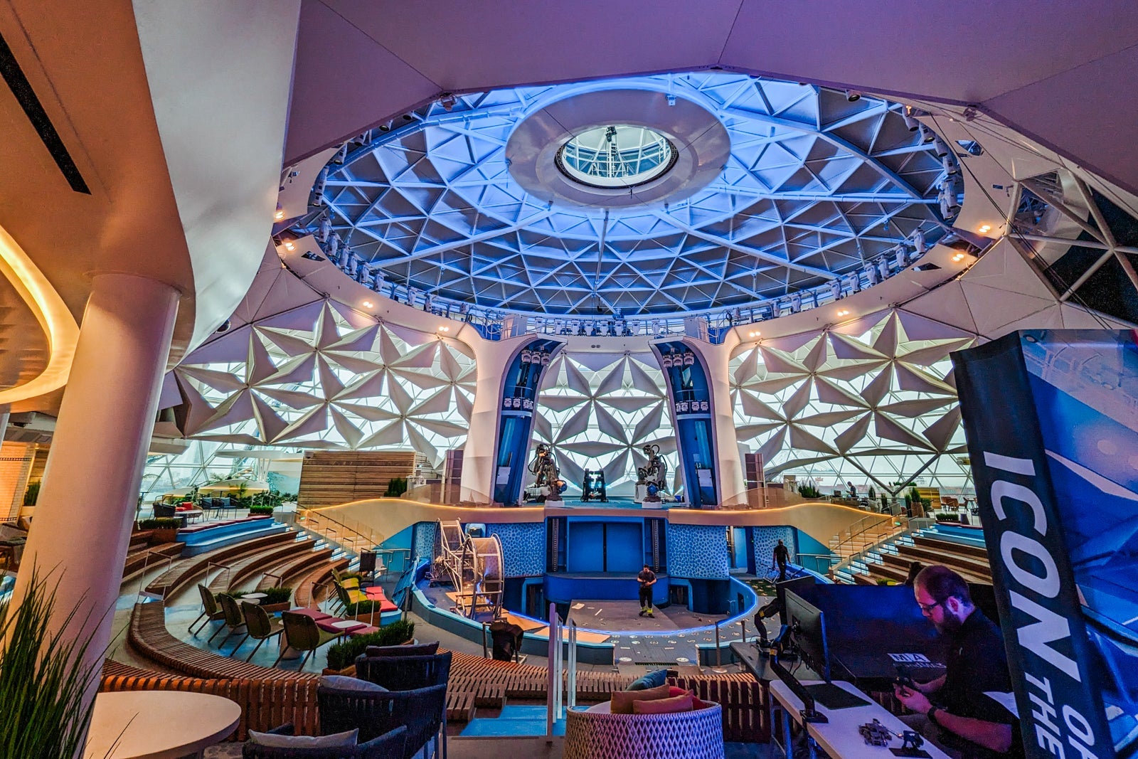 The AquaTheater in the AquaDome