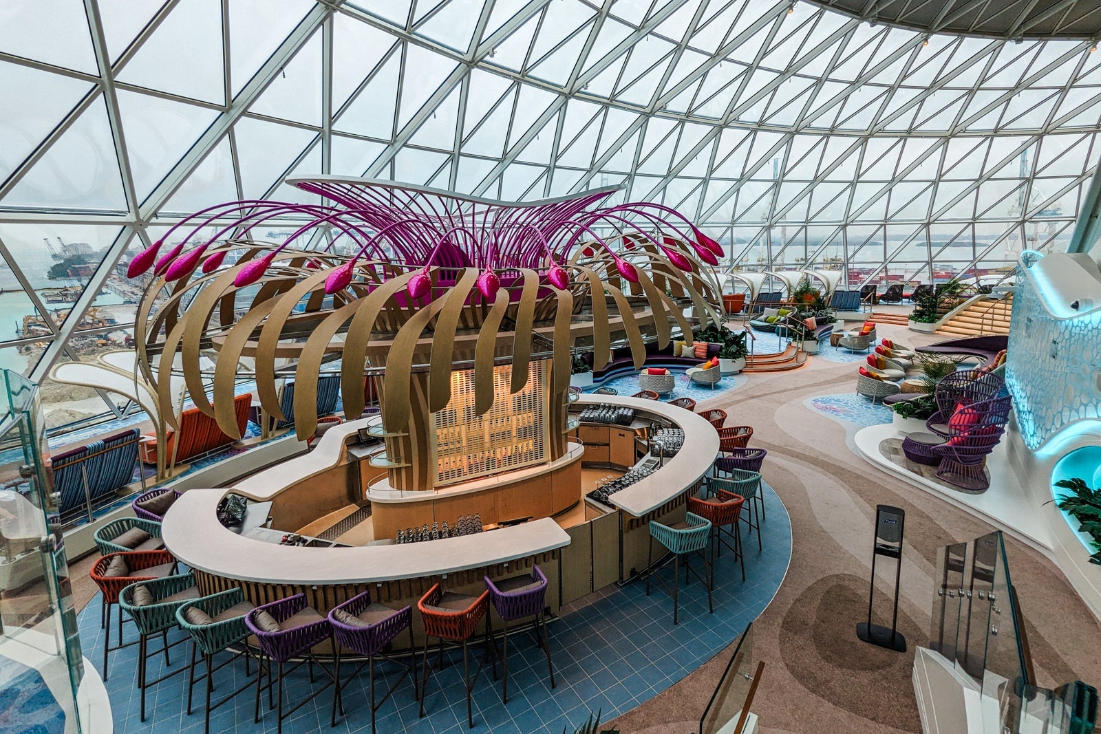 The Overlook Bar on Icon of the Seas