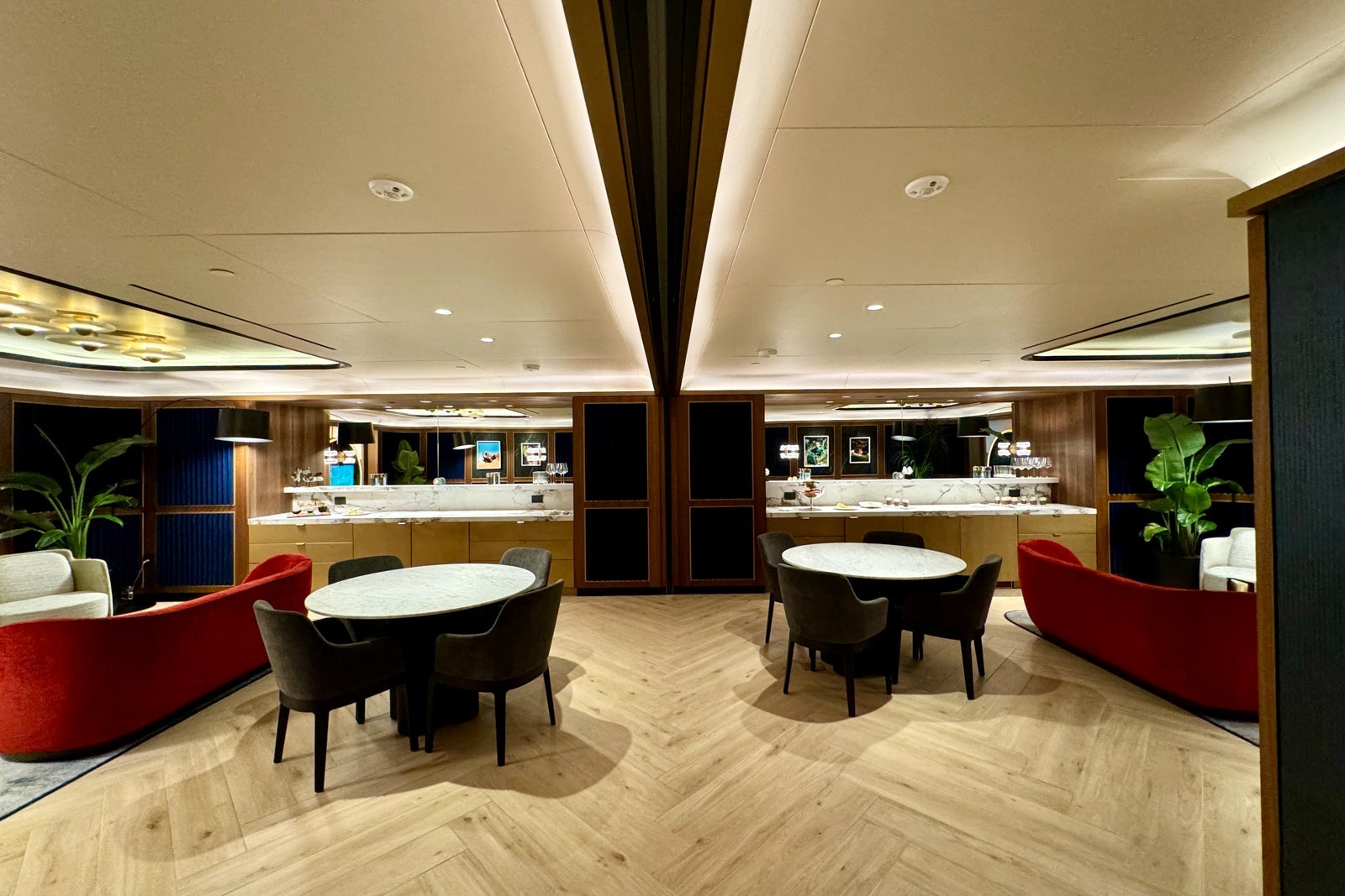 Chase Sapphire Lounge LaGuardia LGA
