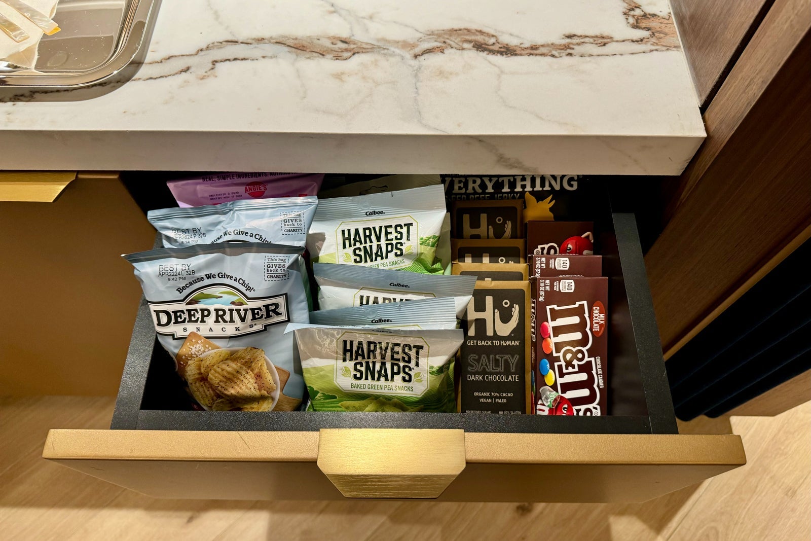 Snacks in Chase Sapphire Lounge LaGuardia LGA