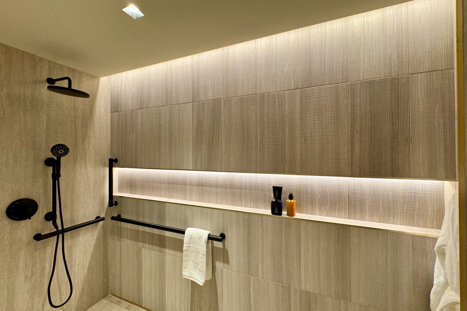 Bathroom in Chase Sapphire Lounge LaGuardia LGA