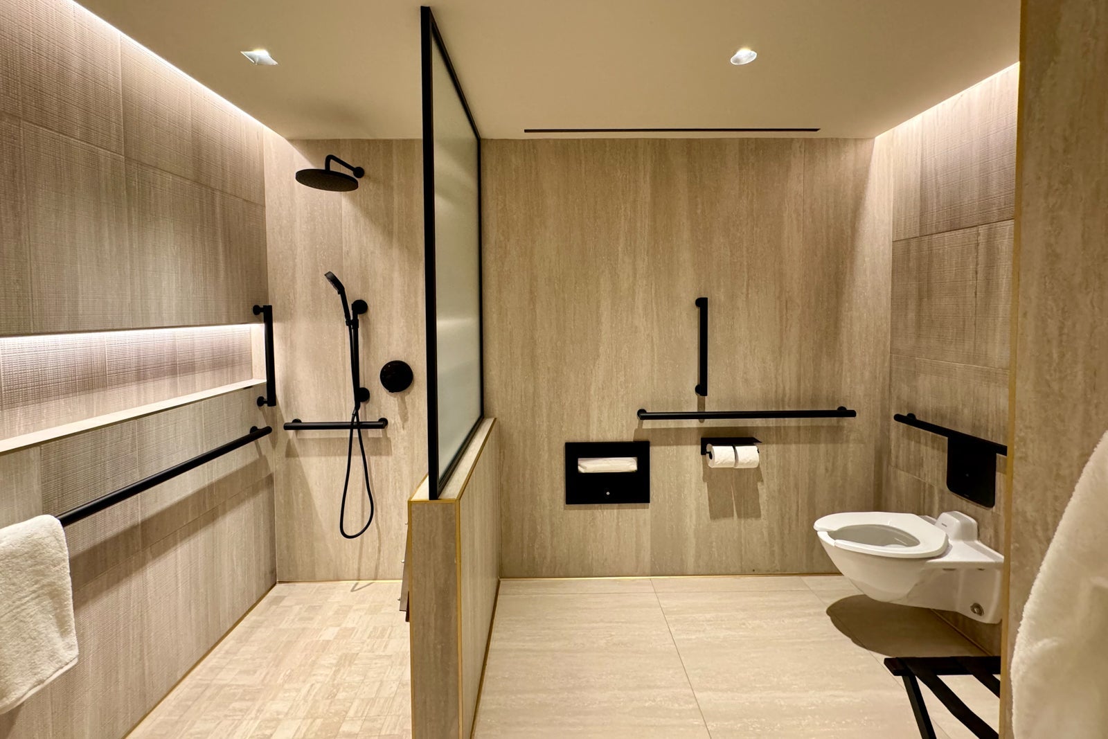 Bathroom in Chase Sapphire Lounge LaGuardia LGA