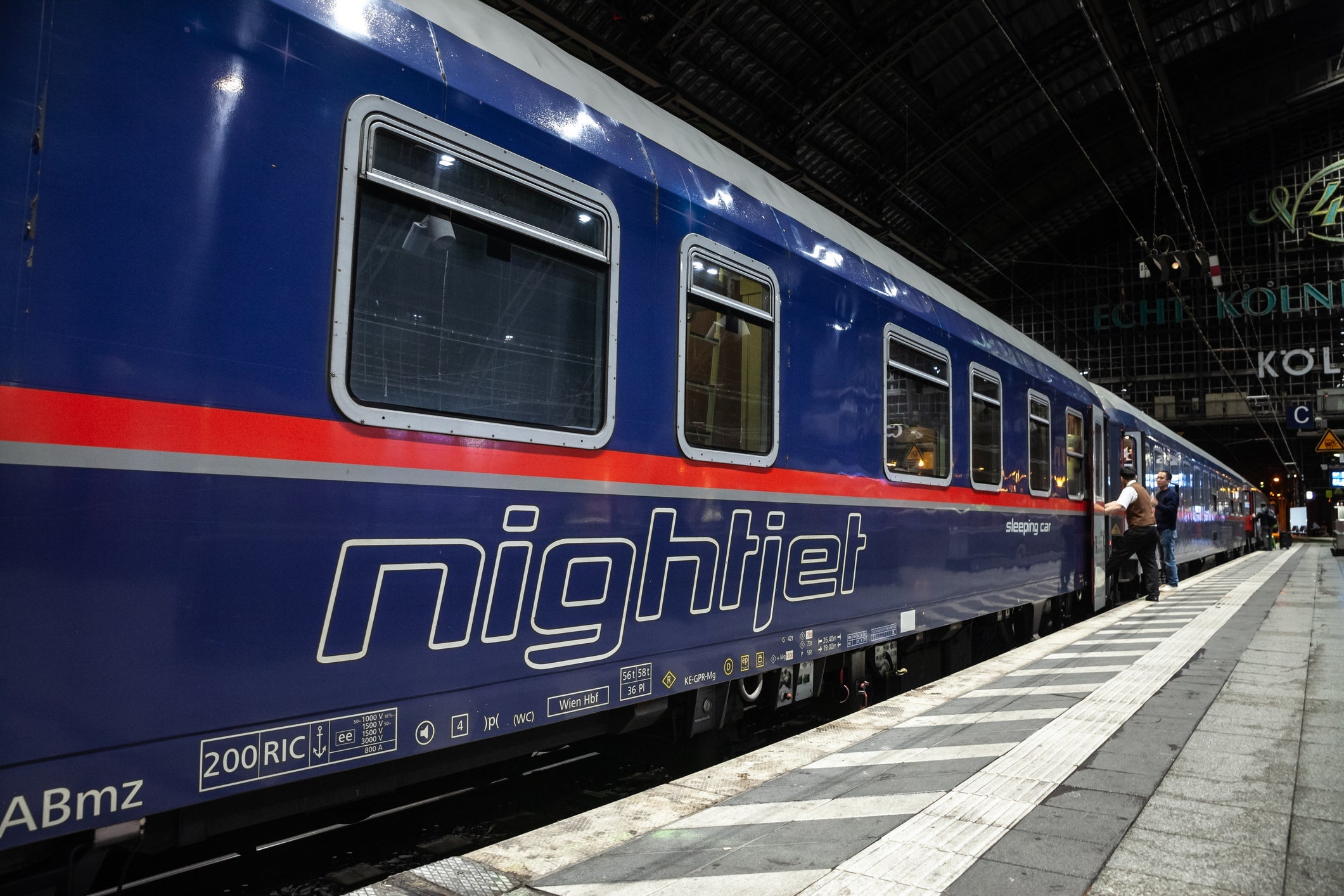 Overnight train amsterdam innsbruck, operated by Night Jet.