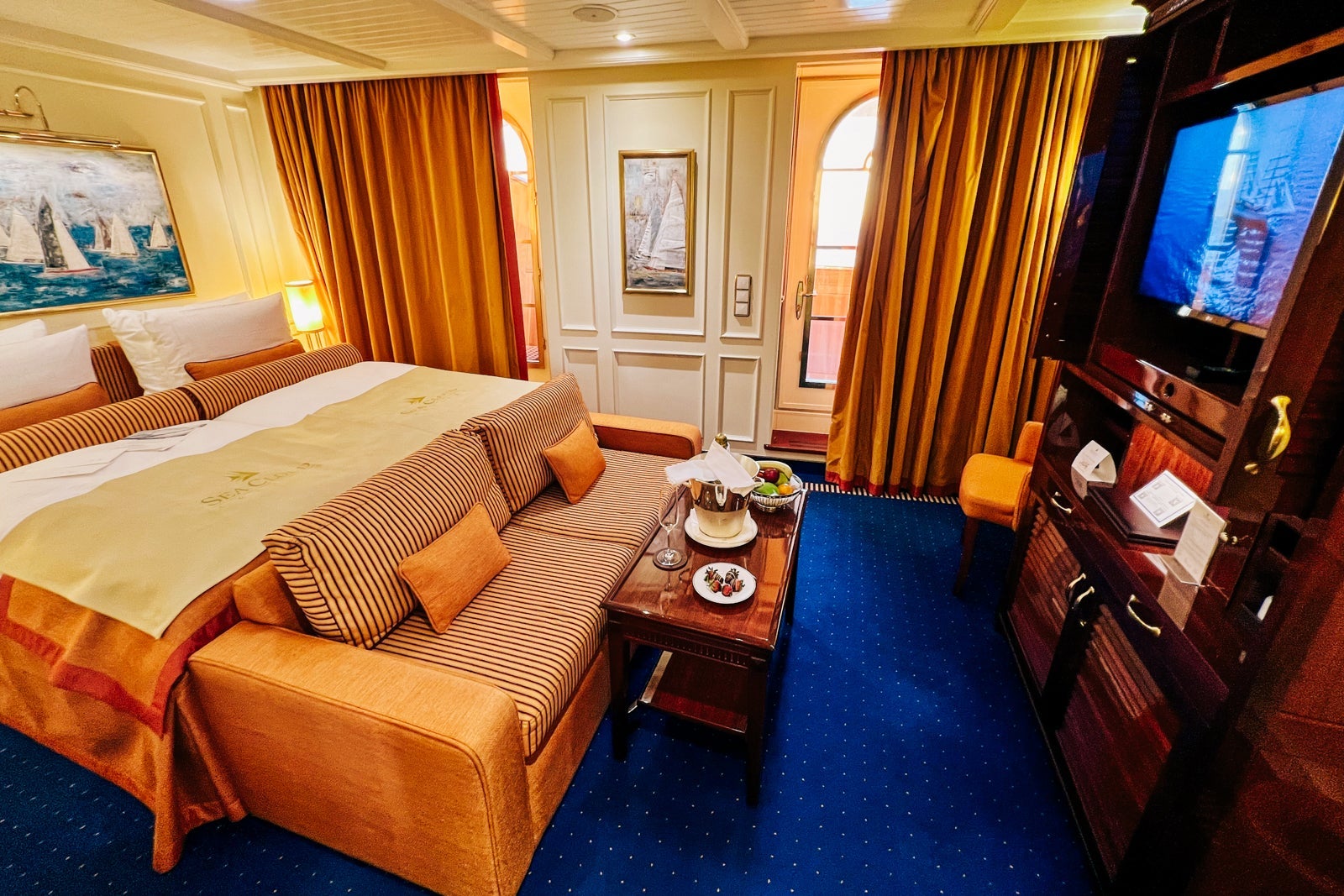 A junior suite on Sea Cloud Spirit