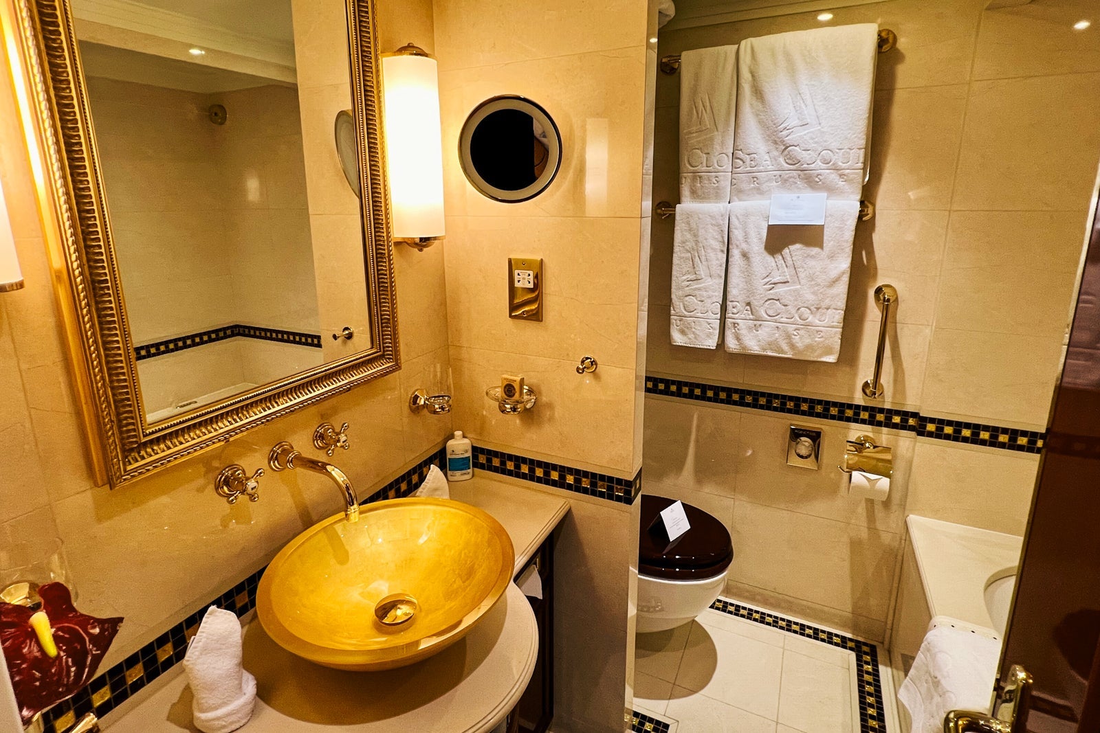 A junior suite on Sea Cloud Spirit