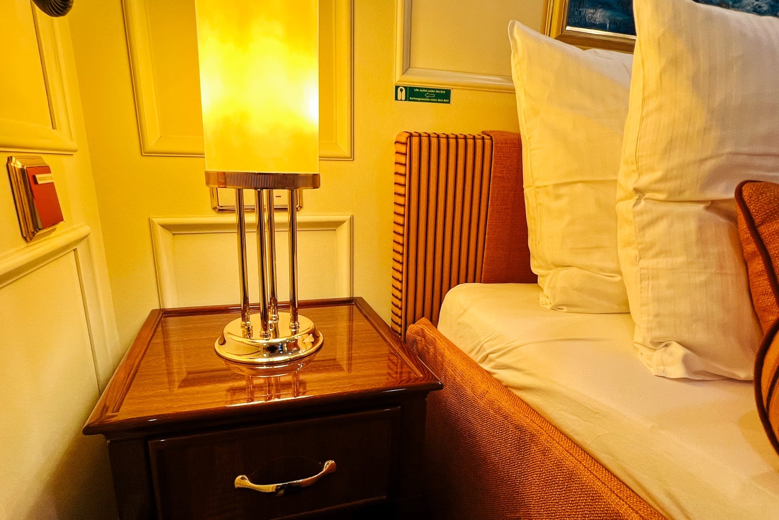 A junior suite on Sea Cloud Spirit