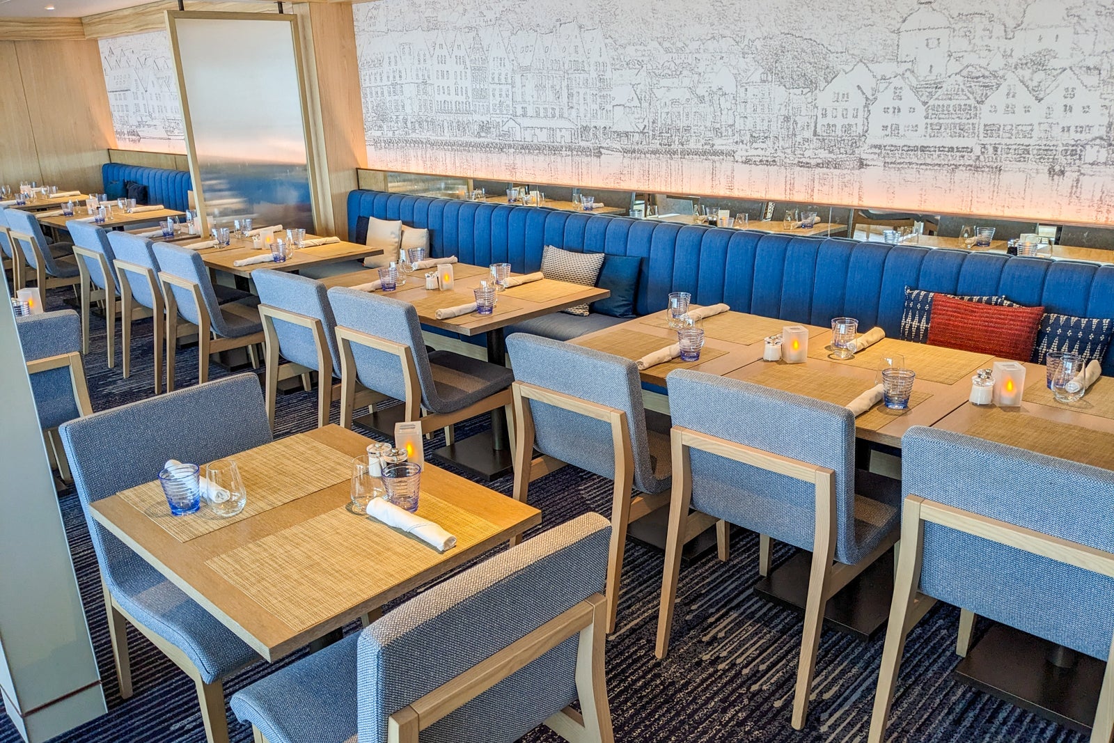 World Cafe on Viking Polaris.