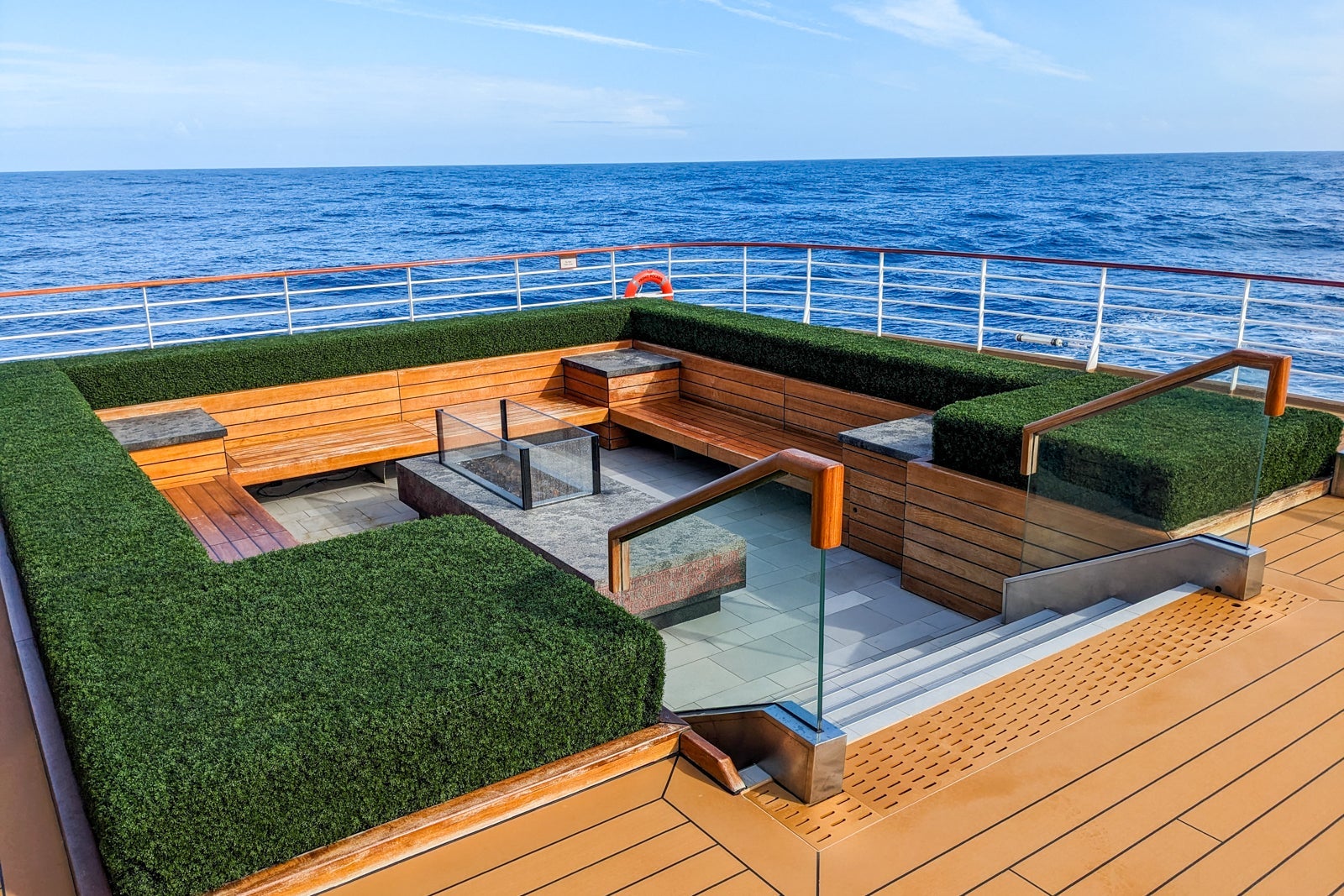 Finse Terrace on Viking Polaris.