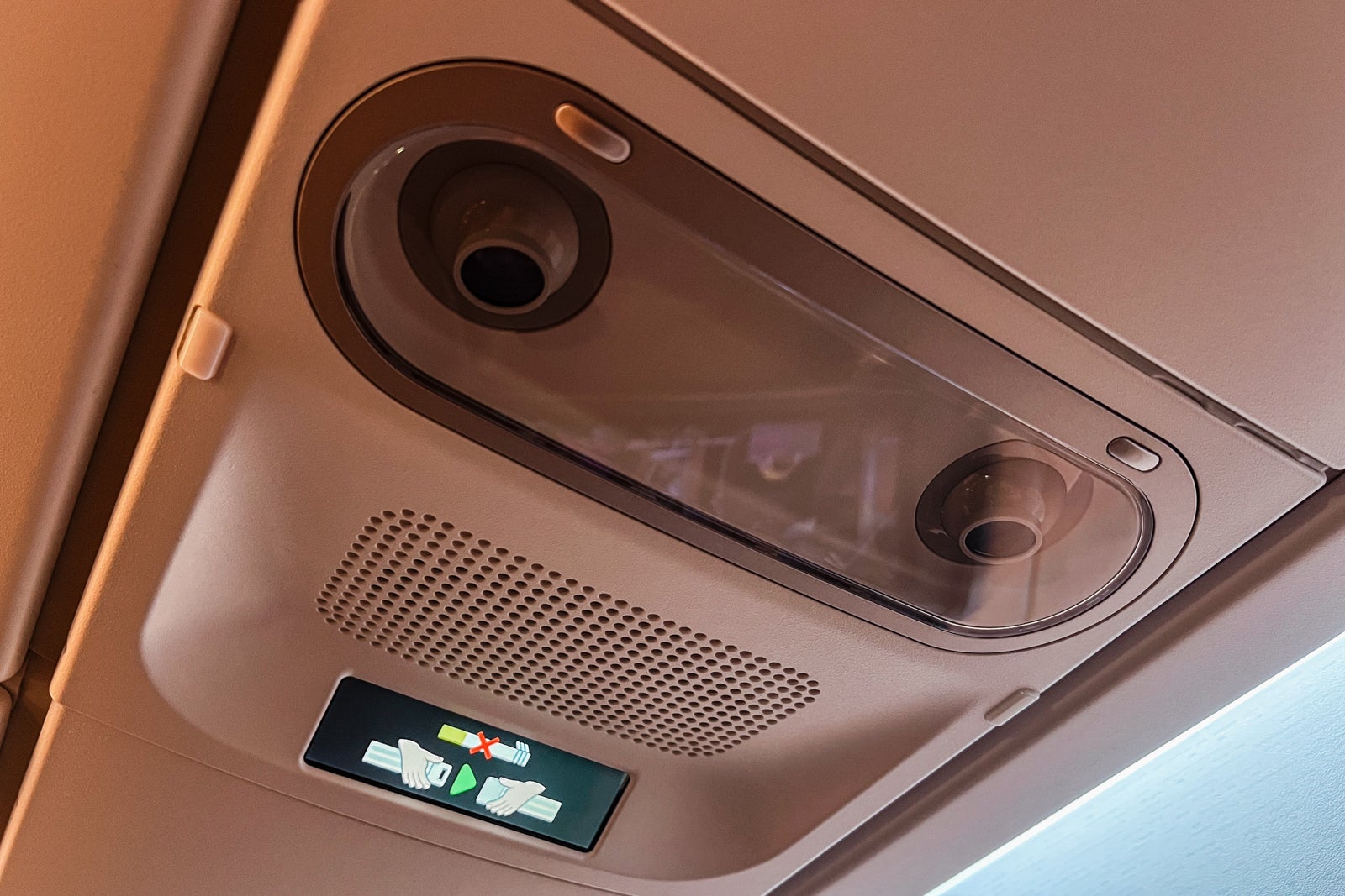 No individual air nozzles on Starlux A350s. CLINT HENDERSON/THE POINTS GUY