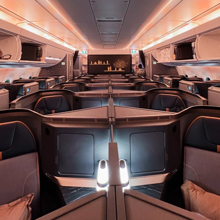 Book immediately: Wide-open Starlux business-class award availability to Asia with Atmos Rewards points
