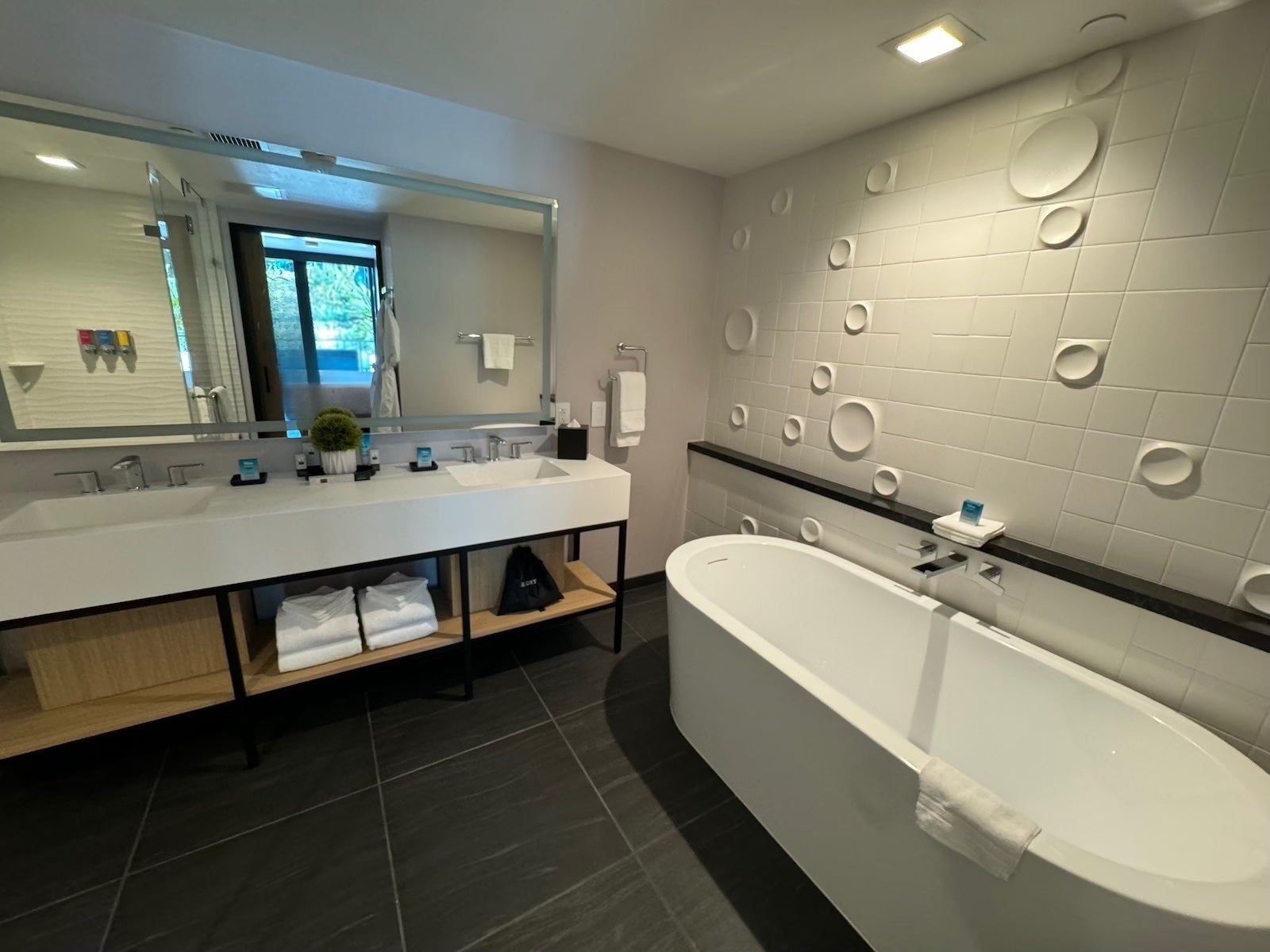 Pixar Place Hotel suite bathroom