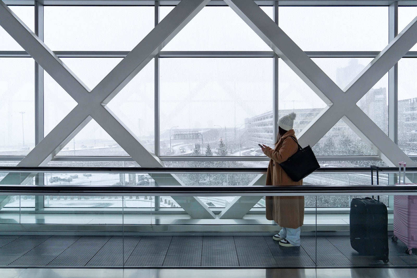airport BOS snow