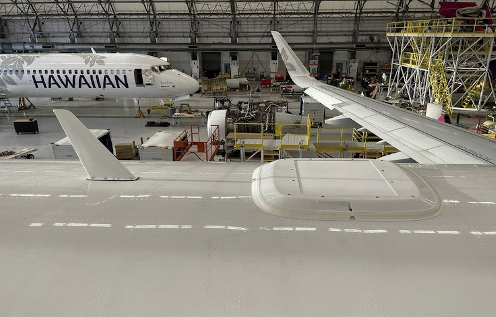 A Starlink terminal installed on a Hawaiian Airlines aircraft