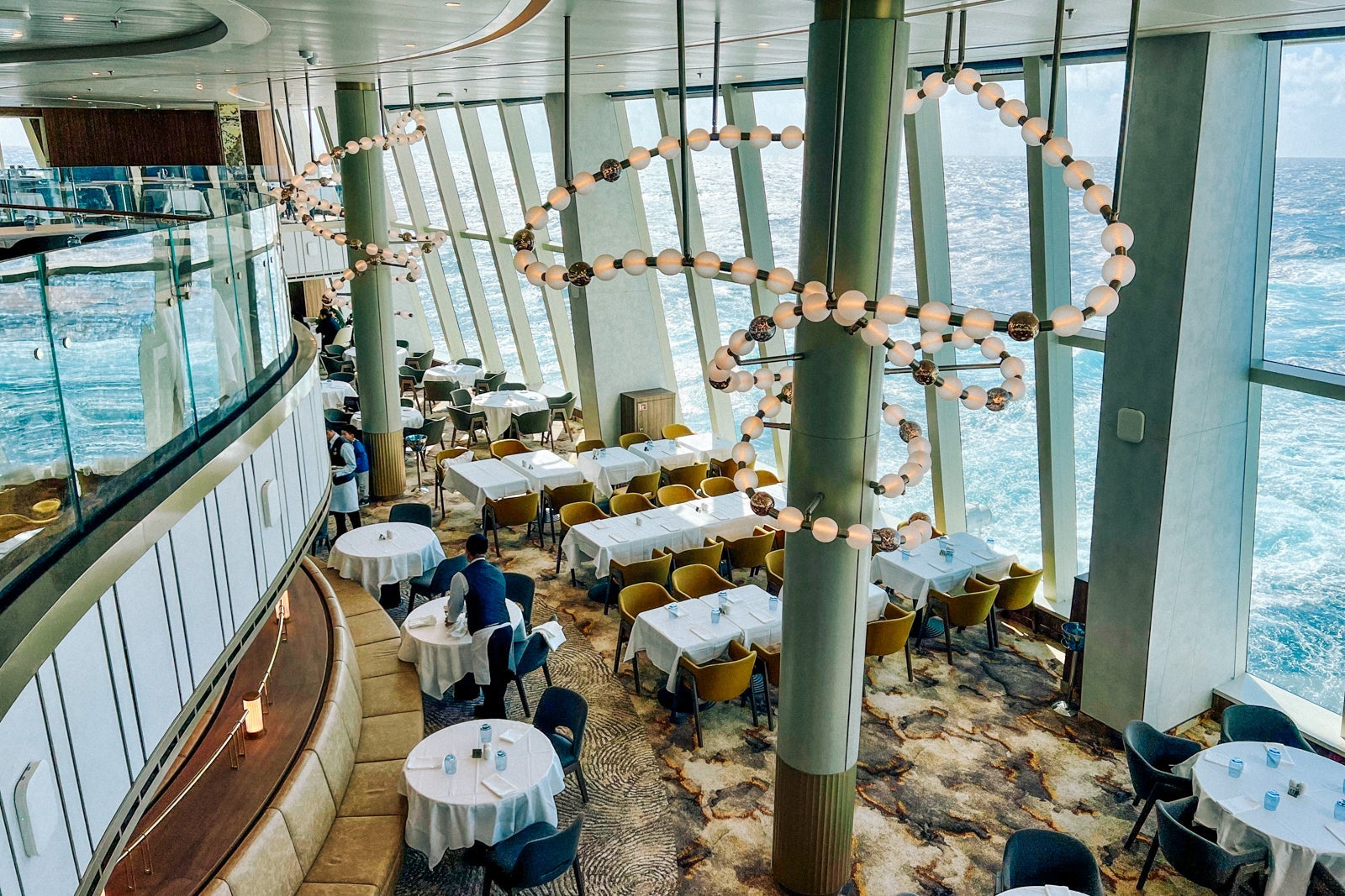 Horizons dining room on Sun Princess