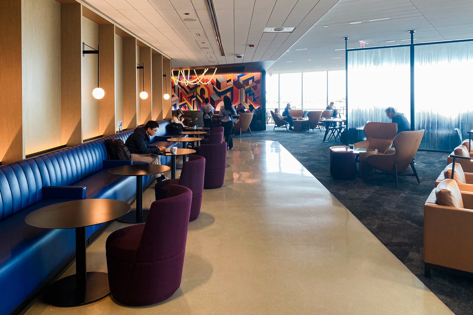inside lounge at O'Hare
