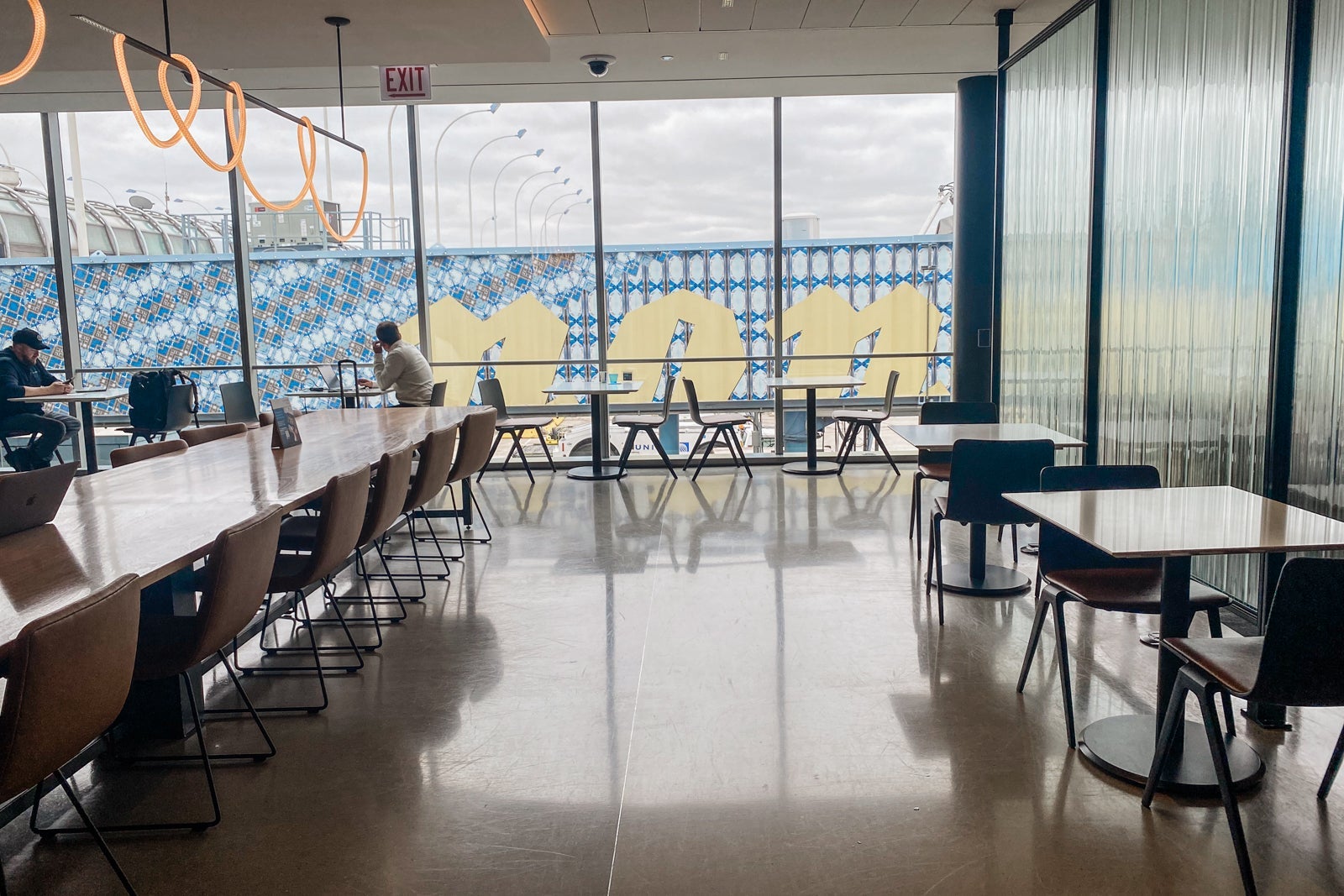 inside lounge at O'Hare