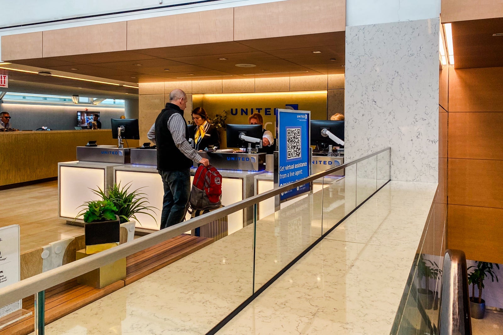 United Club B6 at ORD.