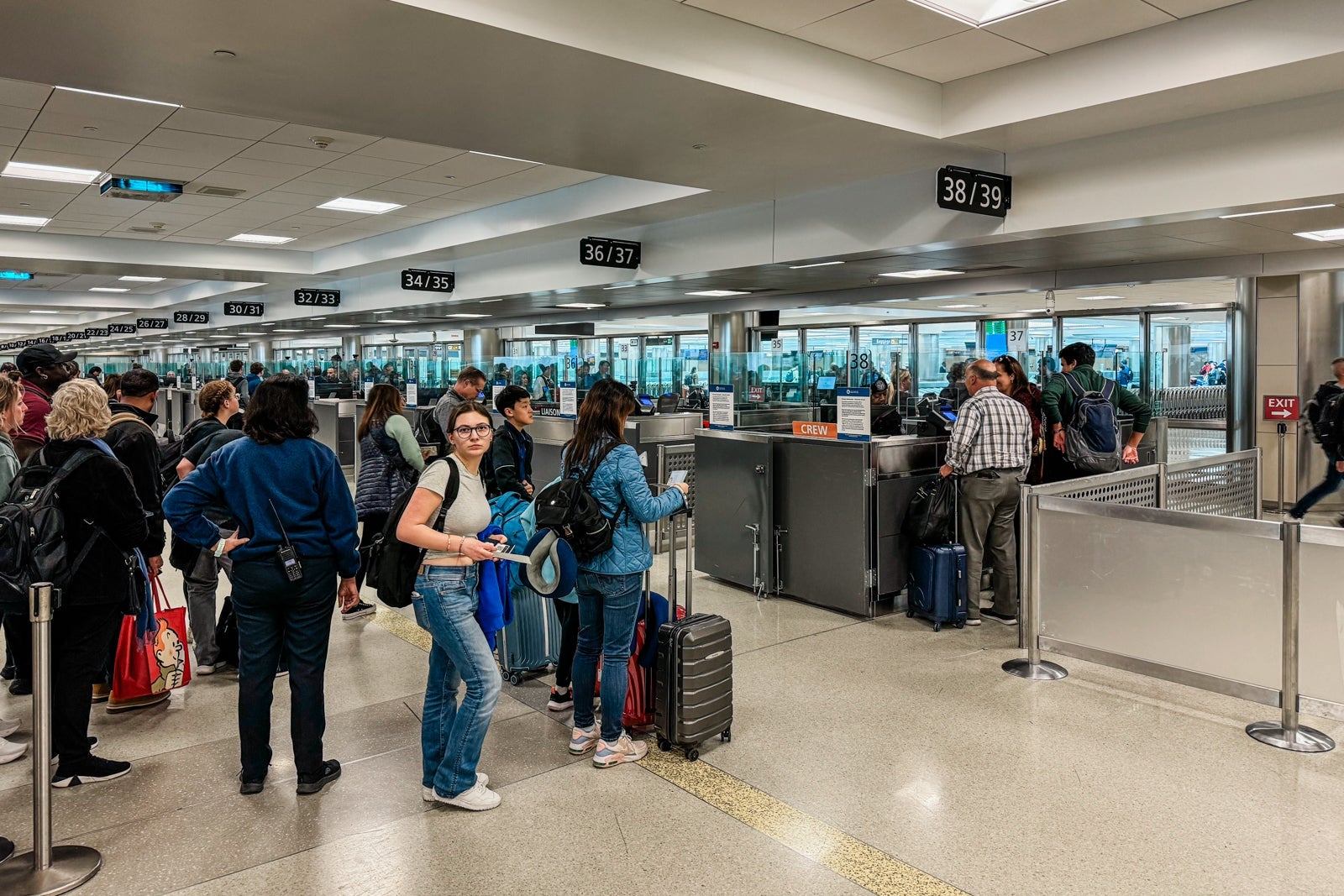 tsa check line