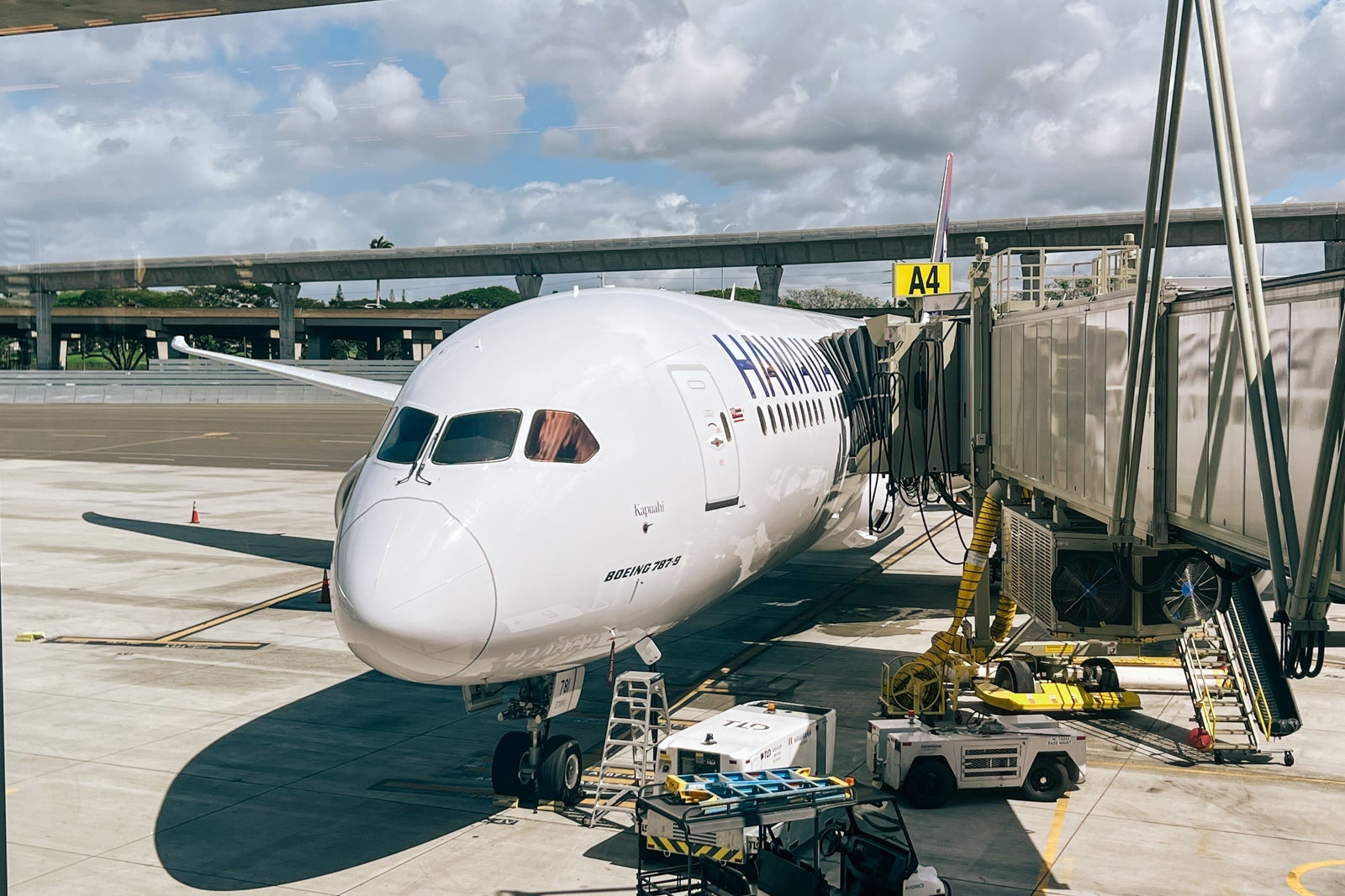 A new era for Hawaiian Airlines as it launches Dreamliner service