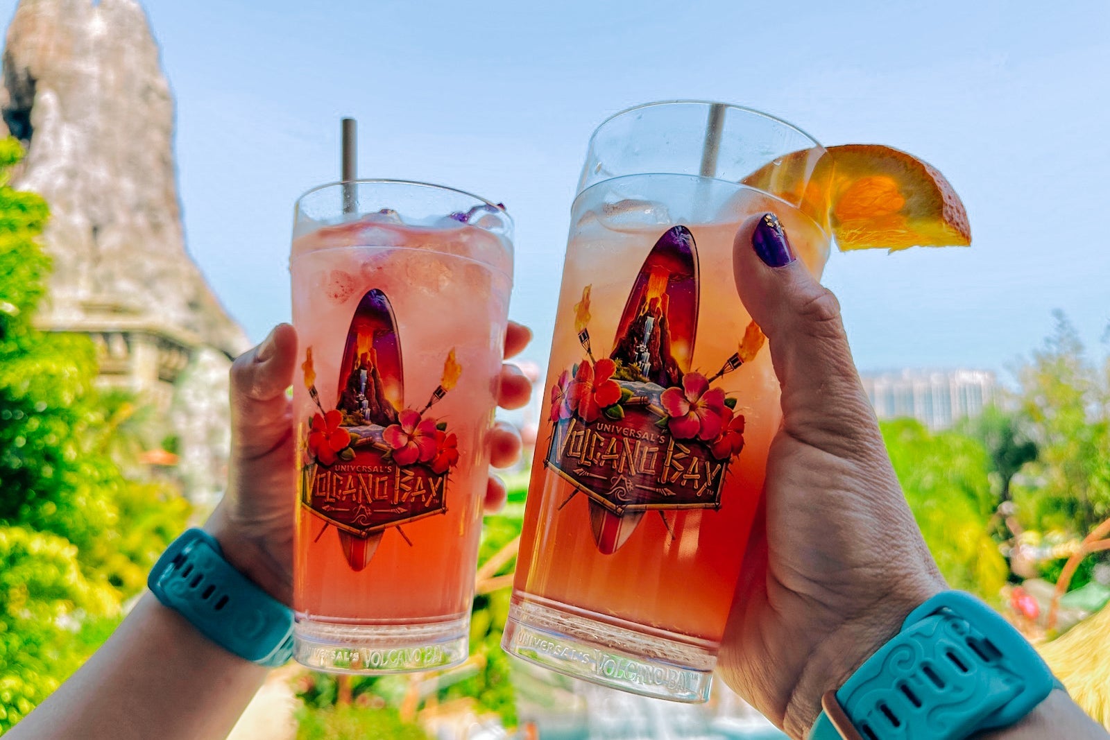 Drinks at Beachside cabana at Universal Volcano Bay