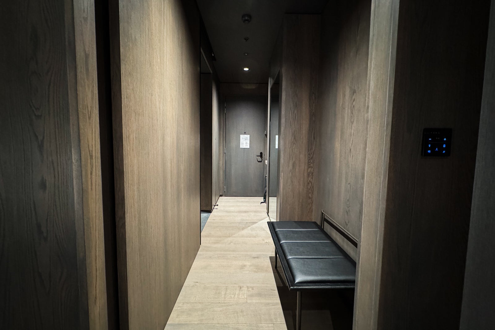 Intercontinential Auckland hallway
