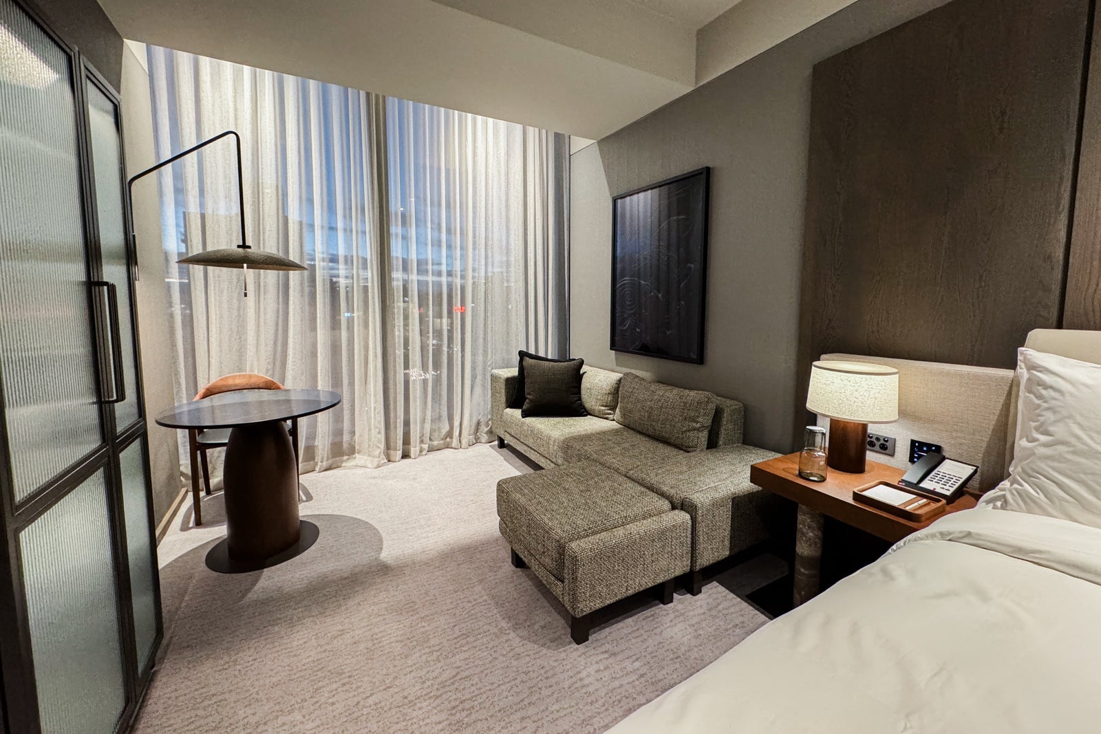 Intercontinential Auckland king room seating