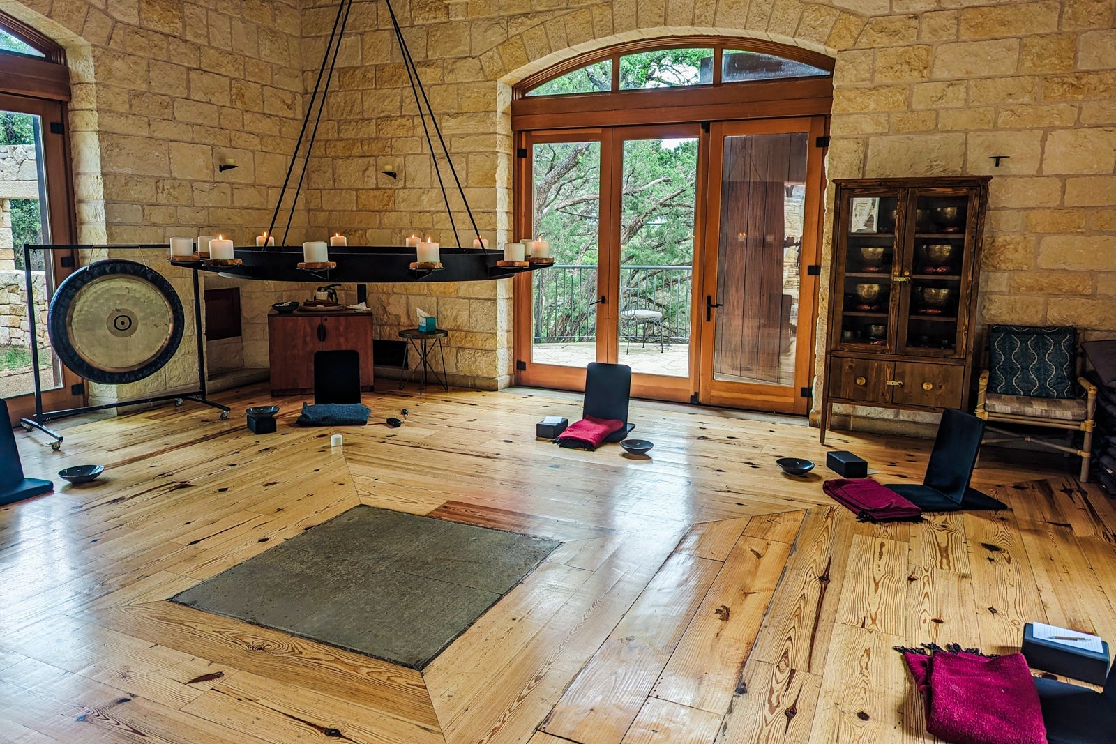 Ring of light mediation