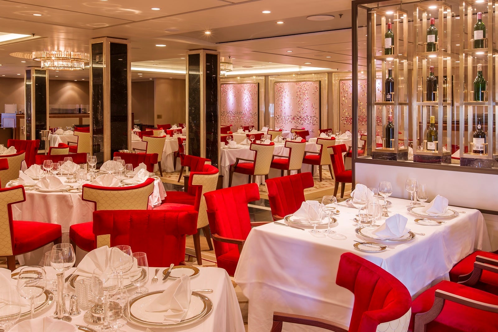 The Queens Grill Restaurant on Cunard's Queen Mary 2 cruise ship