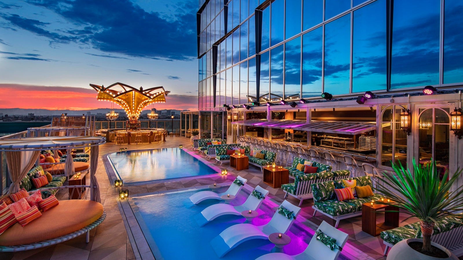 Golden Hour MOXY DOWNTOWN LOS ANGELES