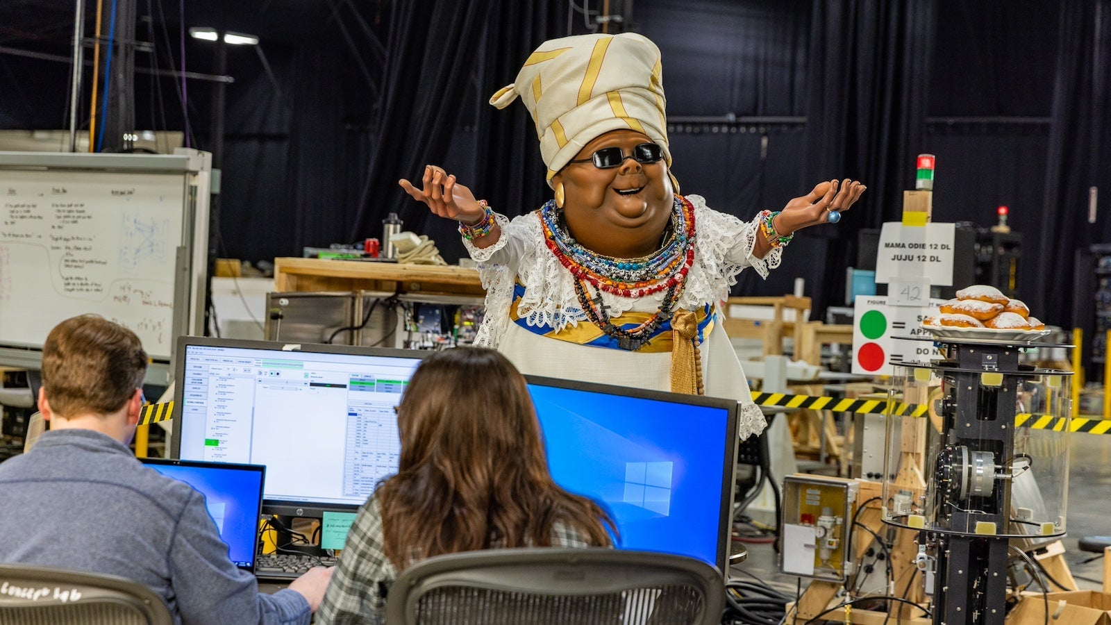 Mama Odie animatronic