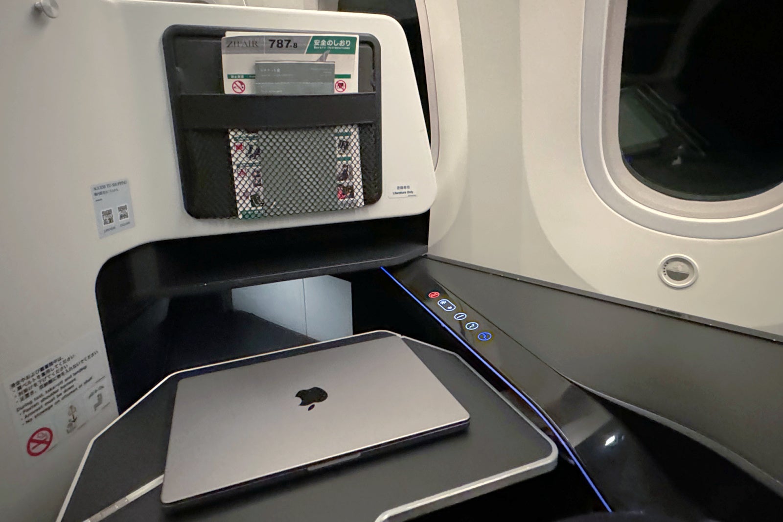 ZIP Full-Flat Seat Tray Table and Work Space
