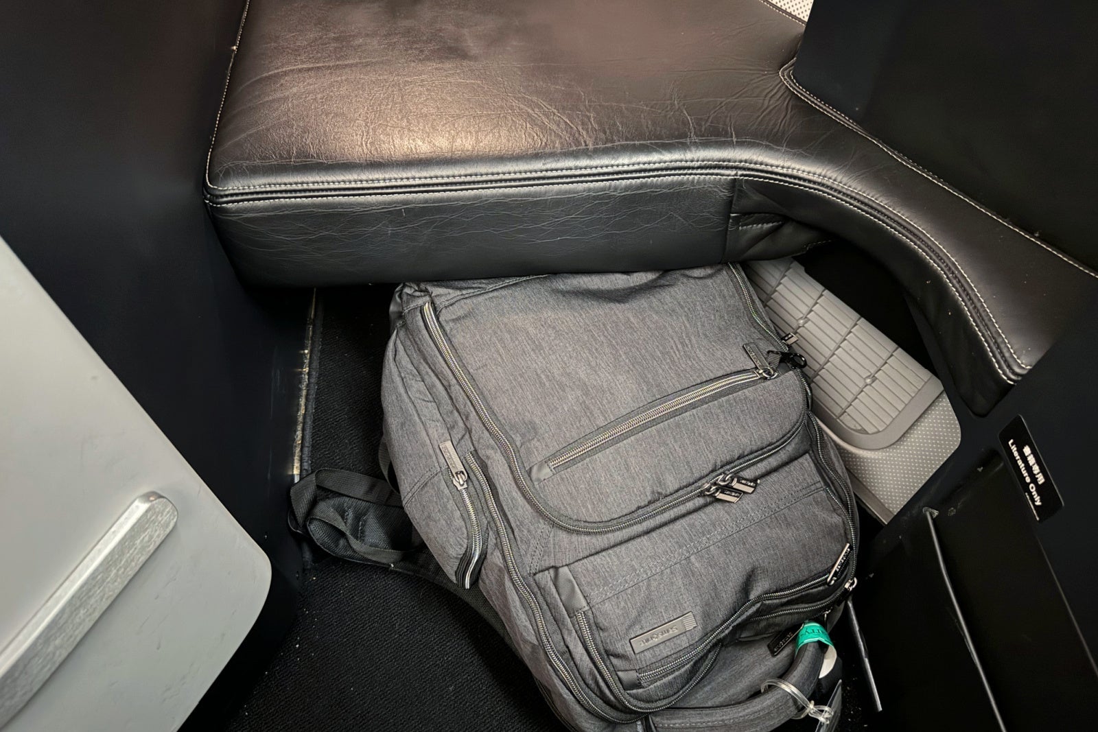 ZIP Full-Flat Seat Underseat Space